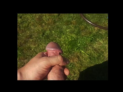❤️ A guapa quente recibe o seu coño rosa fodido e corre cun chorro nun xardín de verán ☑ Vídeo de sexo en % gl.pornohammer.ru % ️❤
