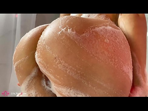 ❤️ Morena masturba o coño cun vibrador ata un orgasmo intenso na ducha ☑ Vídeo de sexo en % gl.pornohammer.ru % ️❤